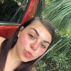 Meet your Posher, Tiara